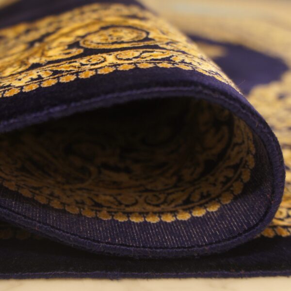 Luxury Persian Silk Prayer Rug - Standard Size - Image 3